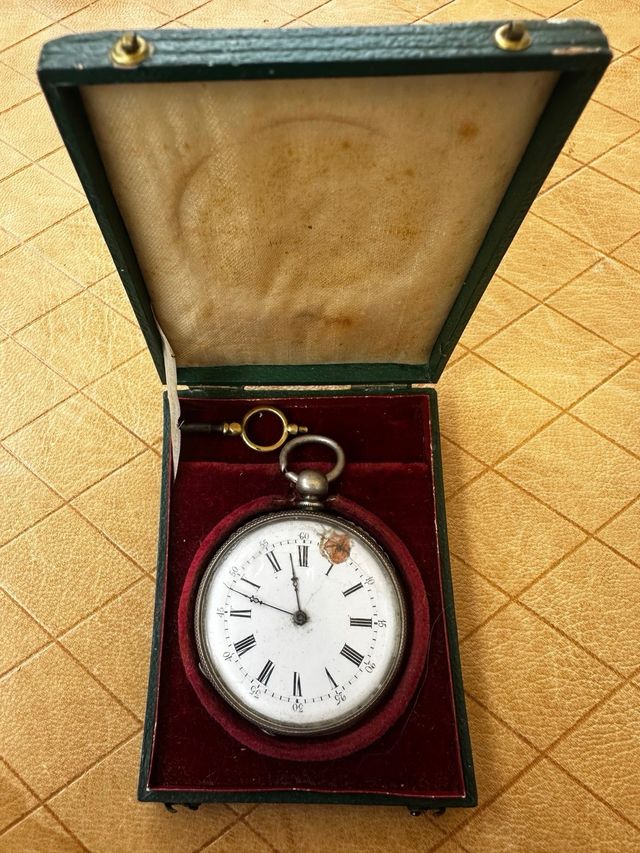 Reloj de bolsillo plata s XIX precioso y funciona
