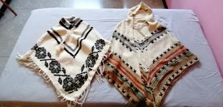 2 PONCHOS ÉTNICOS DE LANA 