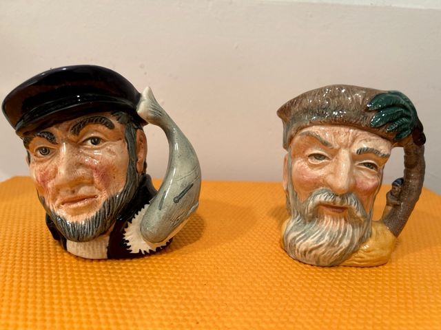 Coleccion de jarras de porcelana de Royal Doulton