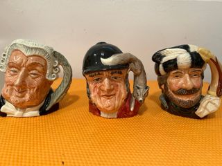 Coleccion de jarras de porcelana de Royal Doulton