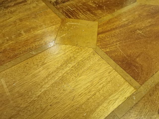 Tavolo da centro in legno massello