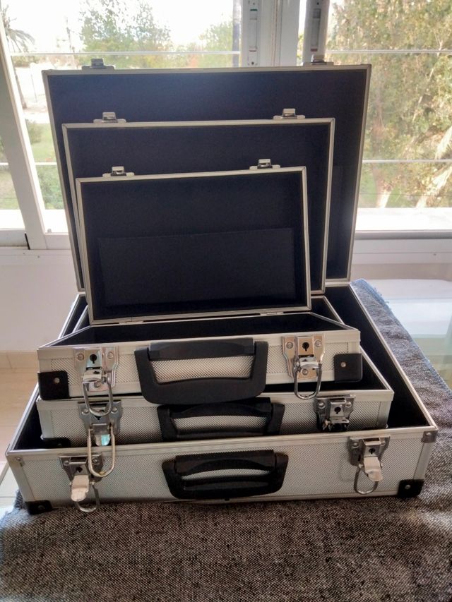 Juegos de tres maletines de acero