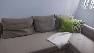 Sofá gris con chaislonge canapé, ikea