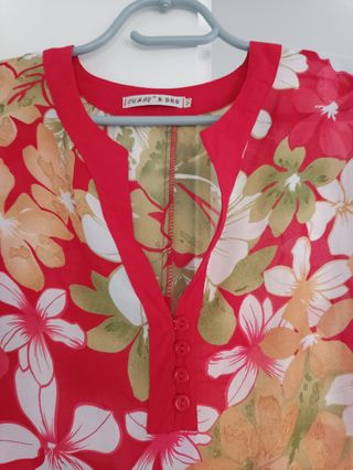 Blusa de flores talla 50