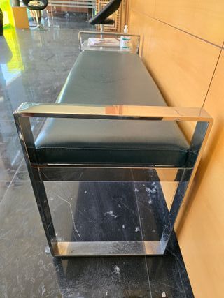 sillon, banco color verde mar, con bordes plateado