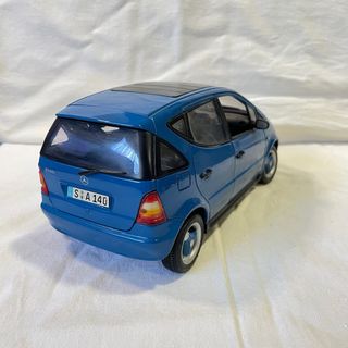 Mercedez Benz Clase A E: 1/18 Maisto