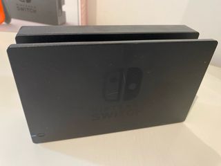 Nintendo Switch + accesorios (NO INCLUYE JUEGOS)