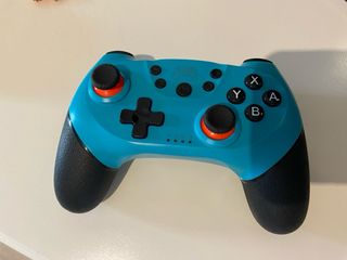 Nintendo Switch + accesorios (NO INCLUYE JUEGOS)