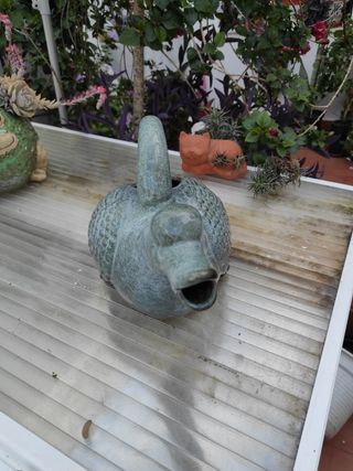 Maceta, regadera, decoración jardín , florero