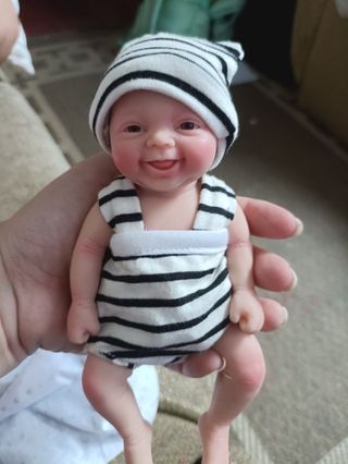 Mini bebe reborn 17cm muñeca pequeña silicona