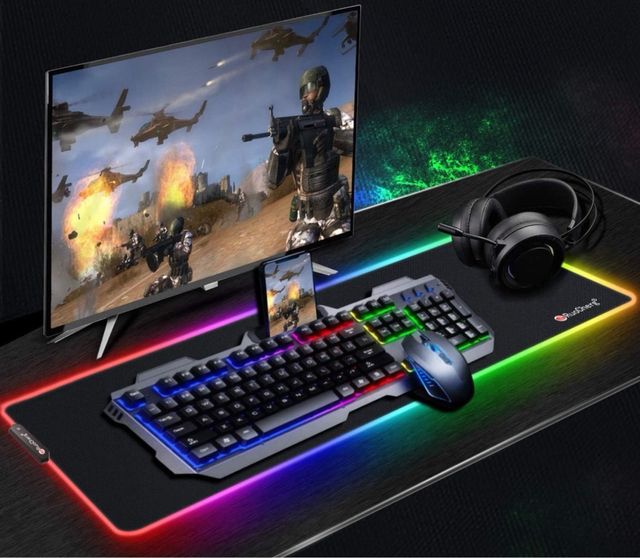 alfombrilla gaming negra con led rgb