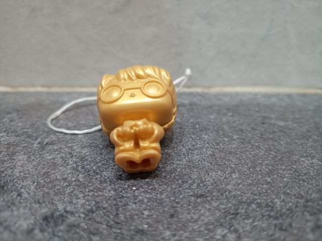 Funko Harry Potter dorado kinder joy Nuevo