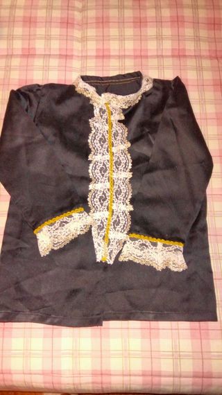 Traje típico de Extremadura de niña .