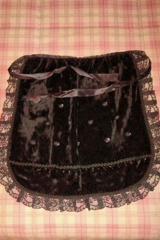 Traje típico de Extremadura de niña .