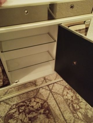 Armario de cuarto de baño con espejo