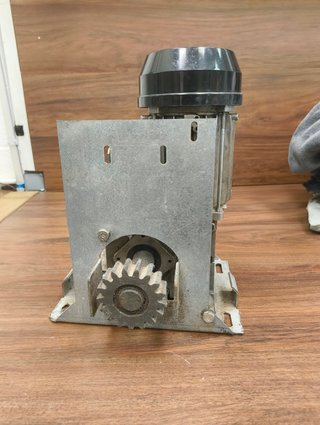 Motor puerta cremallera