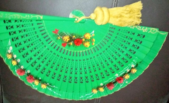 Abanico fallera artesanal traje verde
