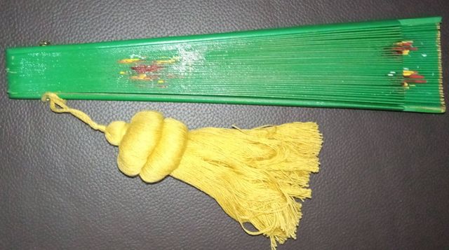 Abanico fallera artesanal traje verde