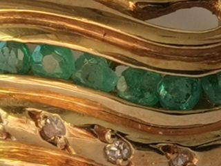 Anillo de Esmeralda y Diamante Oro de 18K:6.6gr