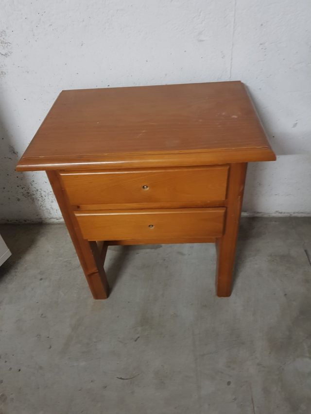 Vendo mesita de noche provenzal 