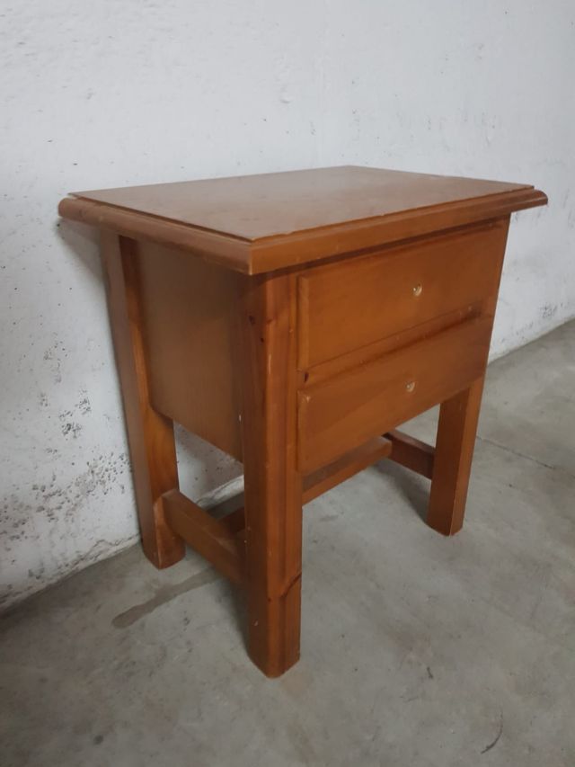 Vendo mesita de noche provenzal 