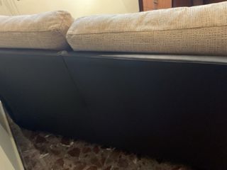 Sofa de tres plazas impecable muy poco usado.