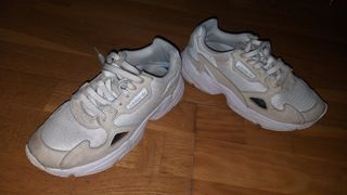 ADIDAS ORIGINAL FALCON FTWR WHITE SKU B28128