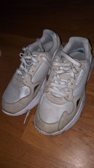 ADIDAS ORIGINAL FALCON FTWR WHITE SKU B28128