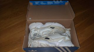 ADIDAS ORIGINAL FALCON FTWR WHITE SKU B28128