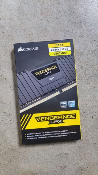 memoria RAM DDR4 16GB Corsair