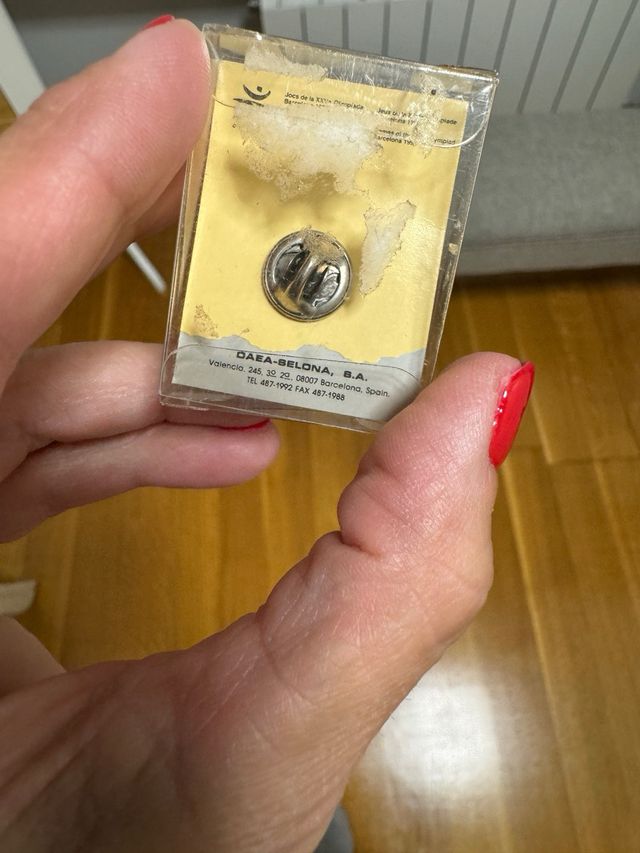 Pin Cobi 92 plateado