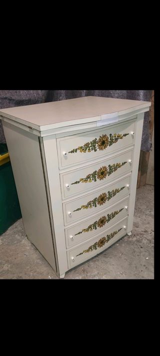 MÁQUINA DE COSER ALFA.