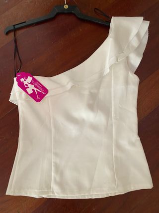 blusa solo hombro fiesta. Talle M
