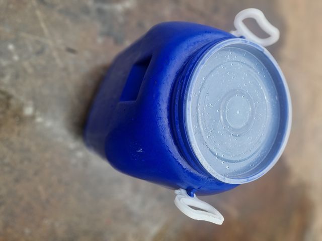 Bidones pequeños hermeticos