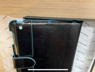 Custodia per iPad 10” in Pelle Piquadro AC2691B2/N