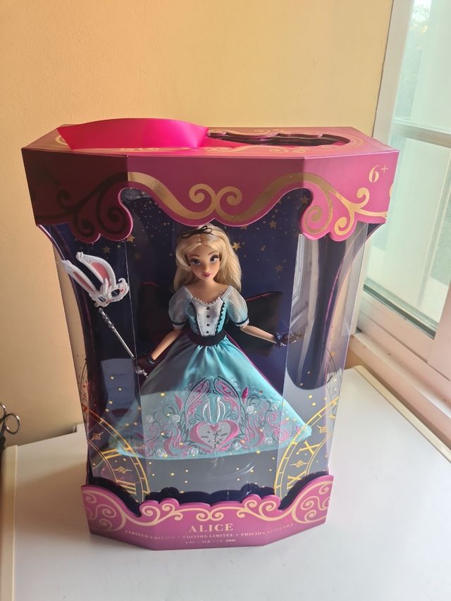 Alicia en el País de las maravillas mascarade