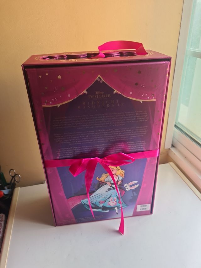 Alicia en el País de las maravillas mascarade