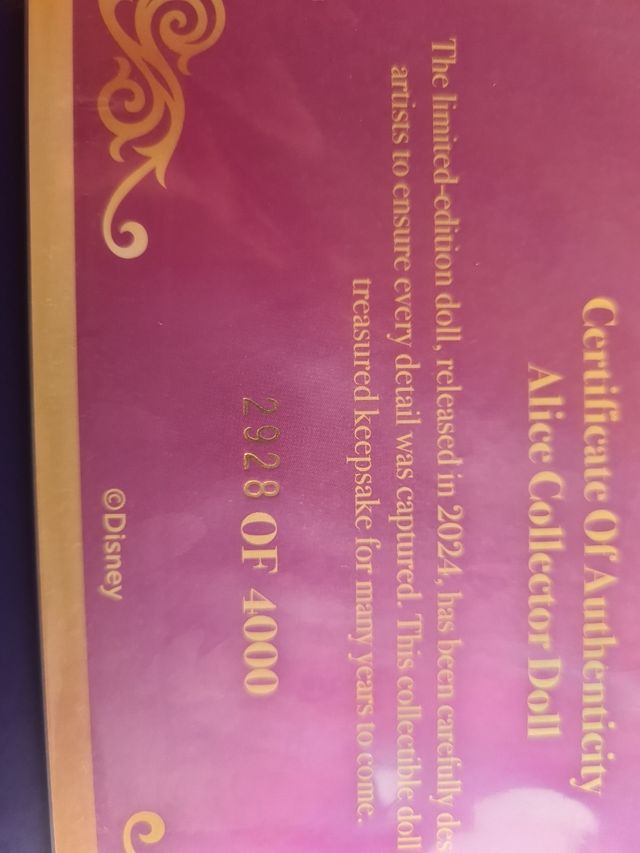 Alicia en el País de las maravillas mascarade