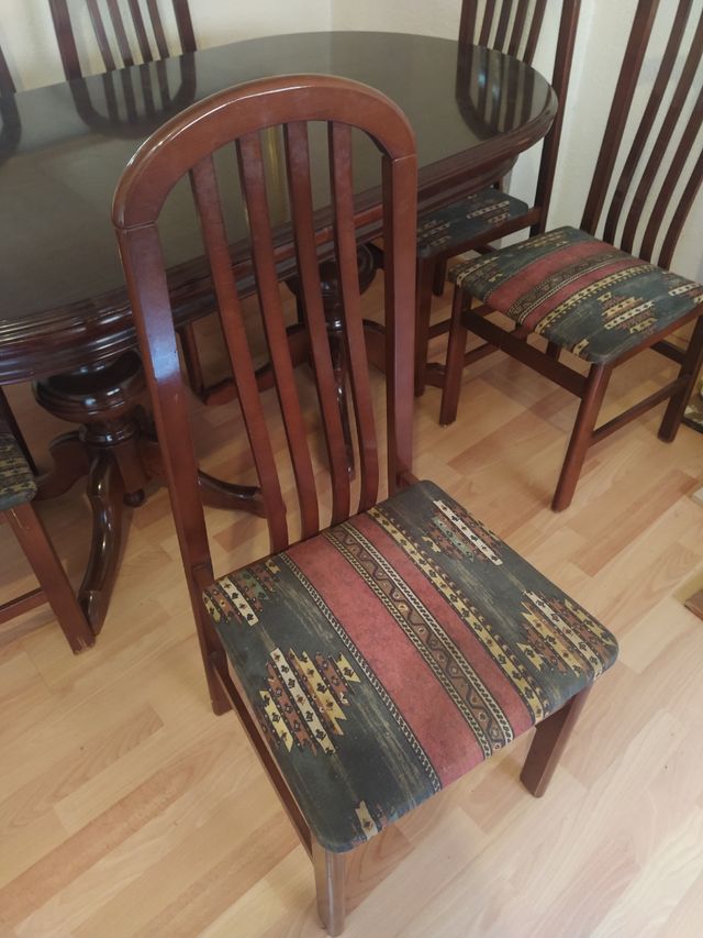 Mesa de comedor con  6 sillas