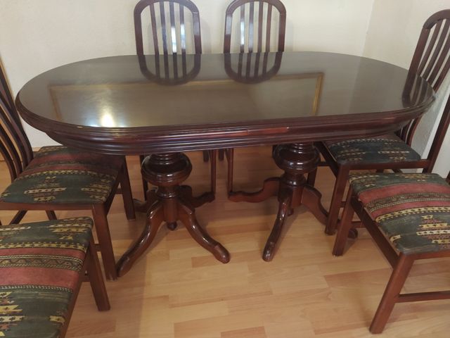 Mesa de comedor con  6 sillas
