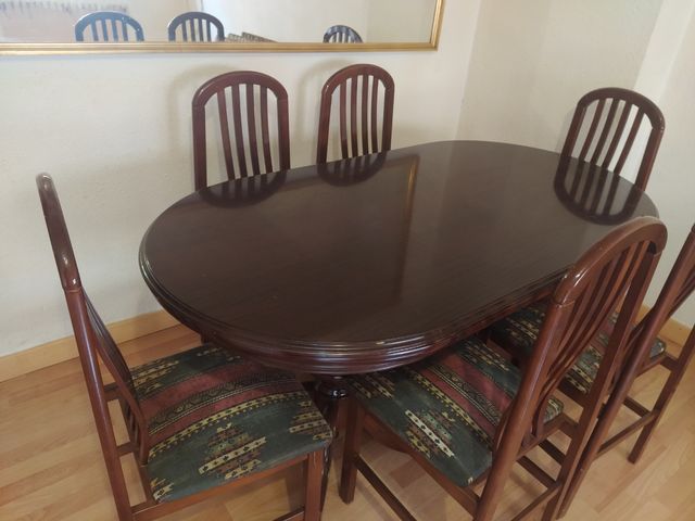 Mesa de comedor con  6 sillas