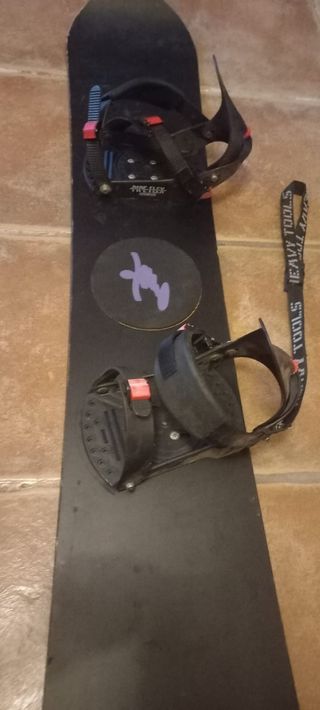tabla snowboard Goltes con fijaciones 