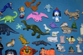 Figuritas / muñecos. Kinder, Danone, Dunkin, etc