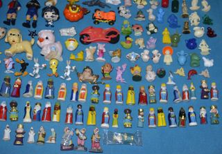 Figuritas / muñecos. Kinder, Danone, Dunkin, etc