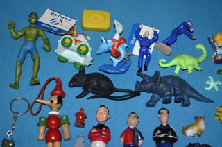 Figuritas / muñecos. Kinder, Danone, Dunkin, etc