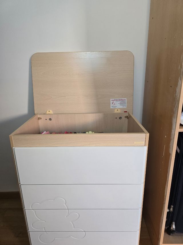 Conjunto Mueble cambiador con bañera y cuna