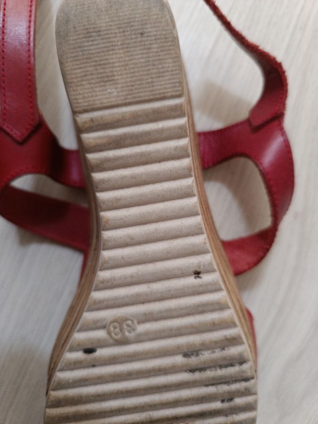 Sandalias cuña 38 rojas piel