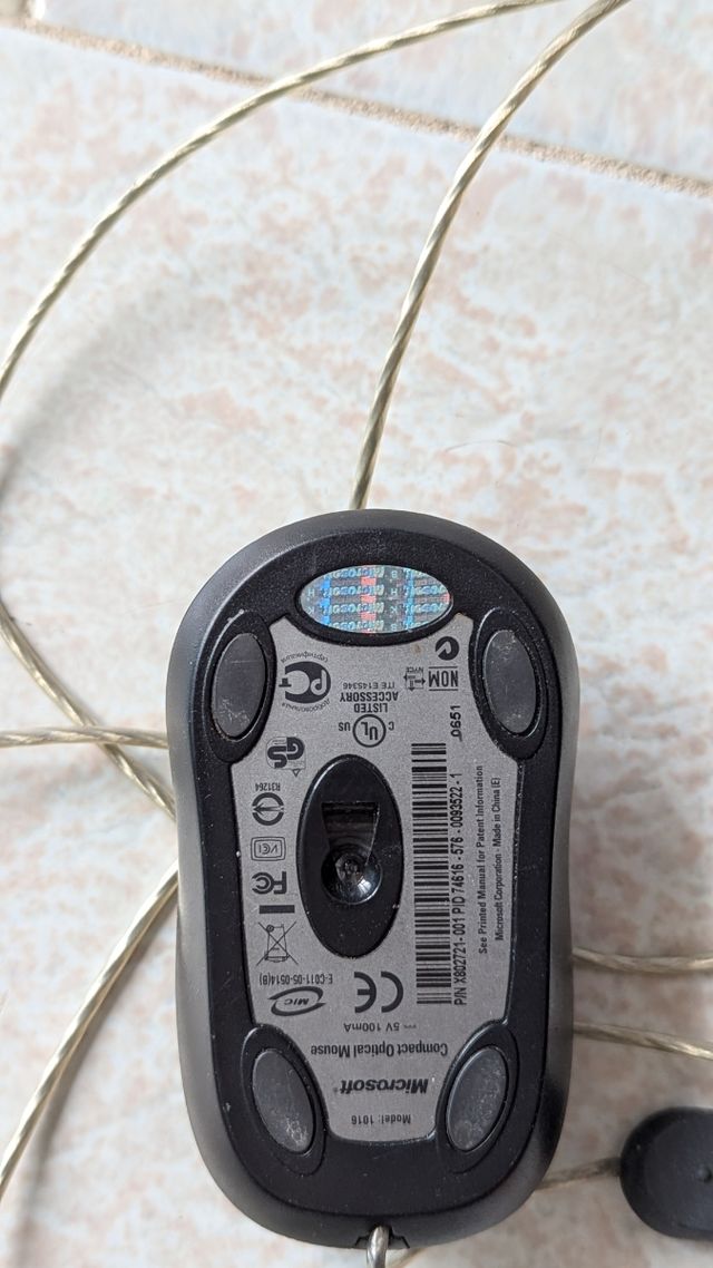 Mouse Microsoft compatto 1016