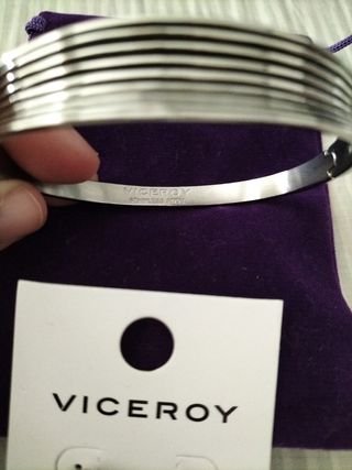 Conjunto pulsera y pendientes 