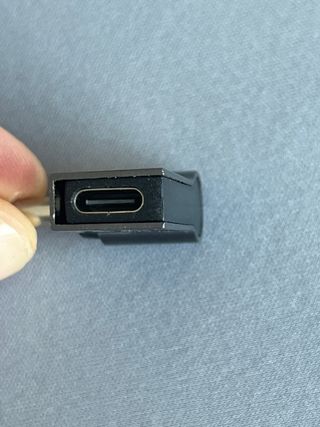 Adaptador USB-C a carga portatiles HP.  Uno de los